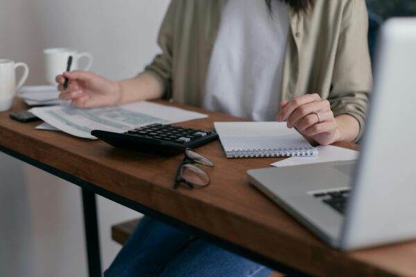 Balancing a Full-Time Job and a Side Hustle: Tips for Time Management